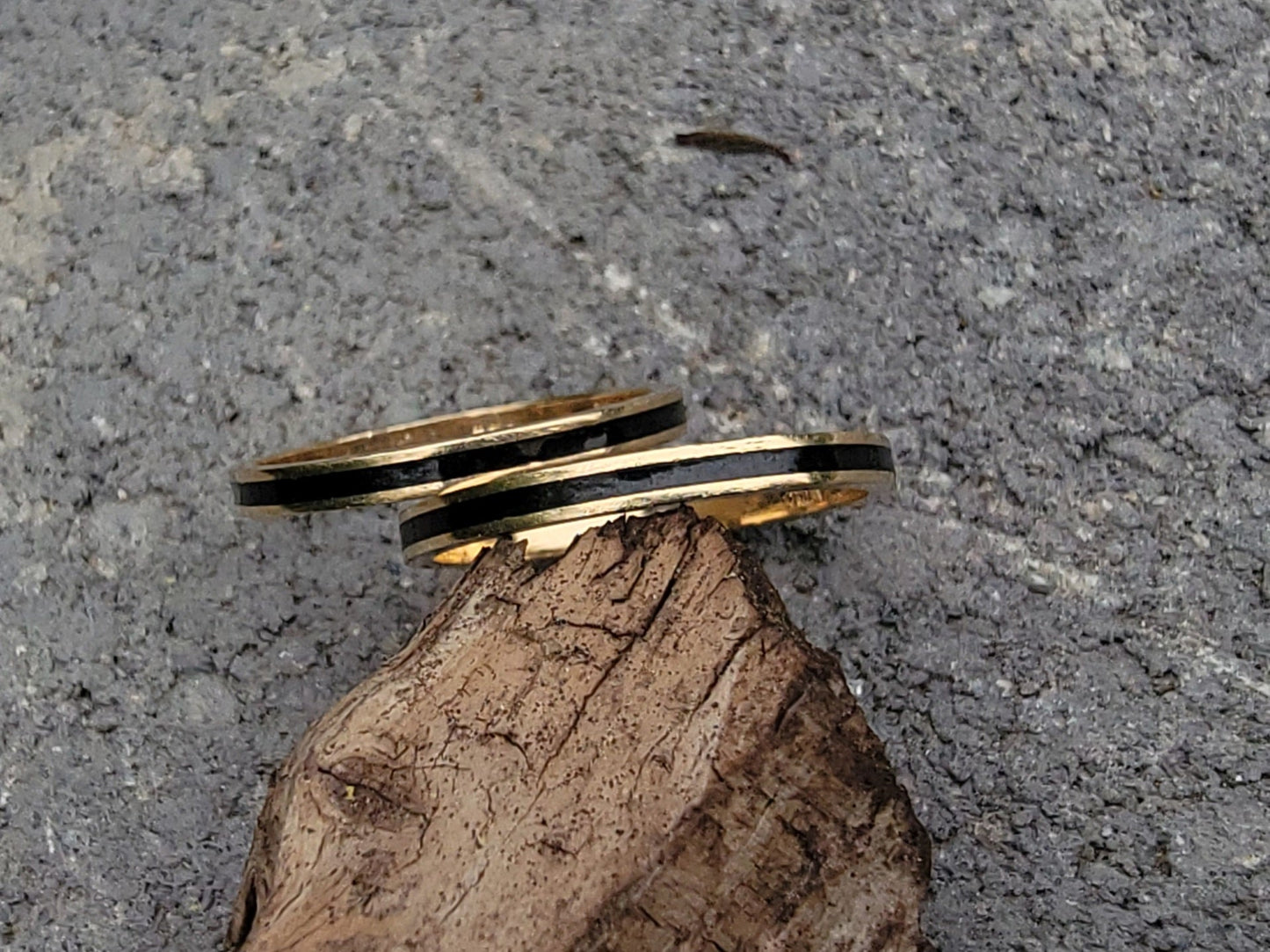 14k gold enamel stacking band - size 7.1