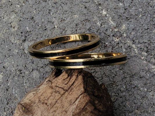 14k gold enamel stacking band - size 7.1